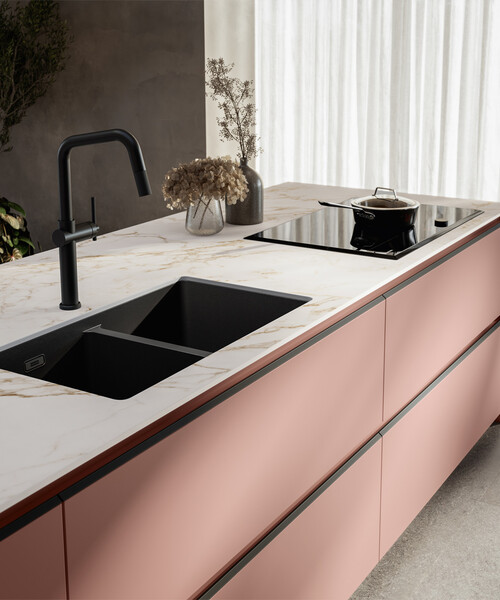 Time Himalaya lacquered finish island